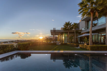 f8e2c8b4284c929d31ed018348e63089 - 24