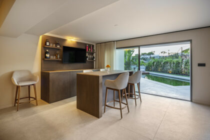 f9baf1a428c77fac9fbe49cdbd029ee2 - 52