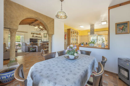 fa65e695a9bc8330bb9fbf4315813d08 - 12