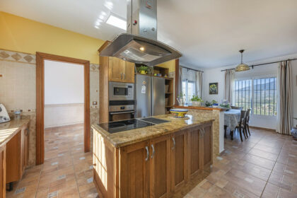 fa65e695a9bc8330bb9fbf4315813d08 - 17