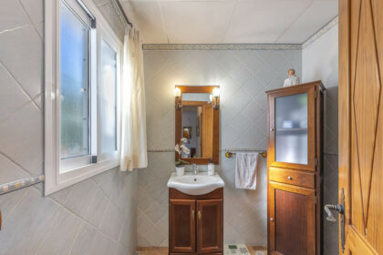 fa65e695a9bc8330bb9fbf4315813d08 - 21