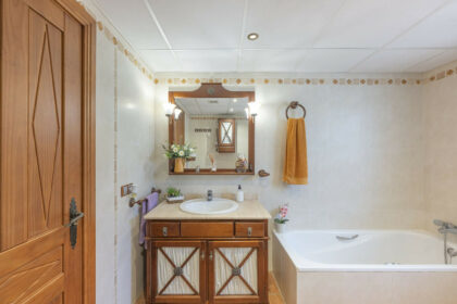 fa65e695a9bc8330bb9fbf4315813d08 - 25