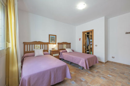 fa65e695a9bc8330bb9fbf4315813d08 - 27