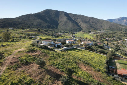 fa65e695a9bc8330bb9fbf4315813d08 - 3