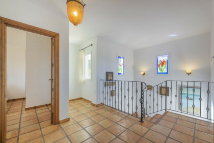 fa65e695a9bc8330bb9fbf4315813d08 - 31