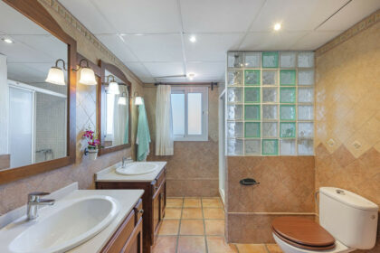 fa65e695a9bc8330bb9fbf4315813d08 - 36