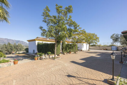 fa65e695a9bc8330bb9fbf4315813d08 - 44