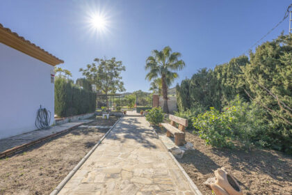 fa65e695a9bc8330bb9fbf4315813d08 - 61