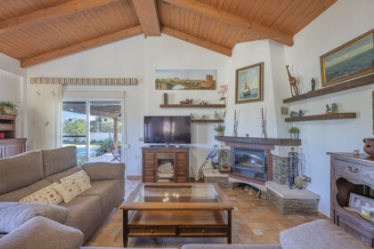 fa65e695a9bc8330bb9fbf4315813d08 - 7