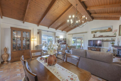 fa65e695a9bc8330bb9fbf4315813d08 - 8