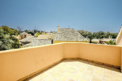 fac27846d58116a689dd244858daf9ae - 12