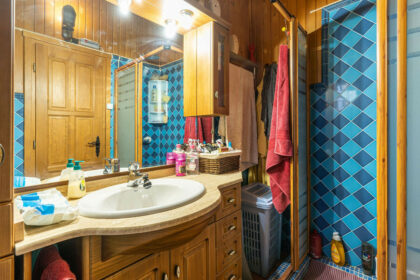 fbddd3122aea9472265ffd9a4f35ed75 - 27