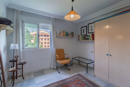 fca6746094eb1bfbc98f751cfc8e9def - 13