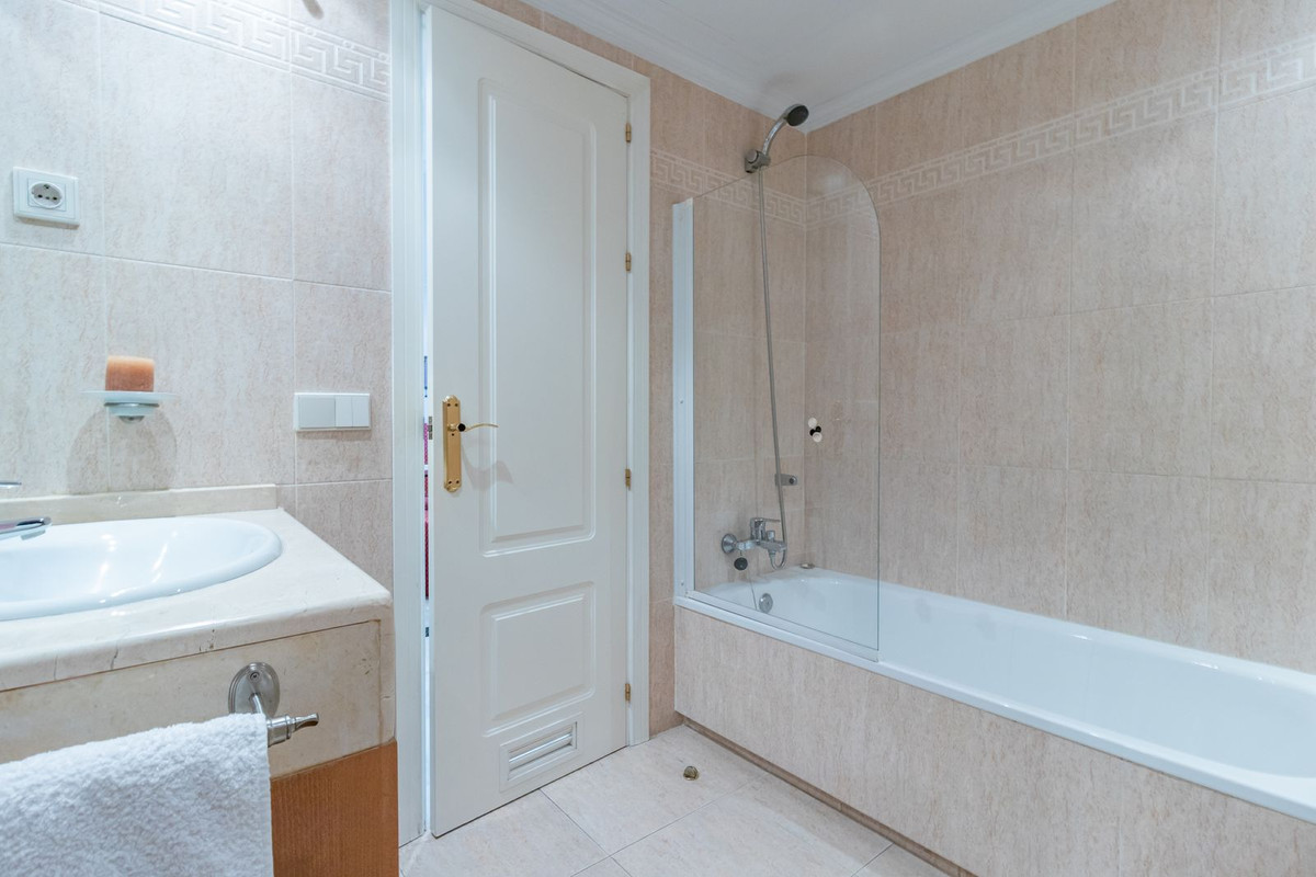 fca6746094eb1bfbc98f751cfc8e9def - 14