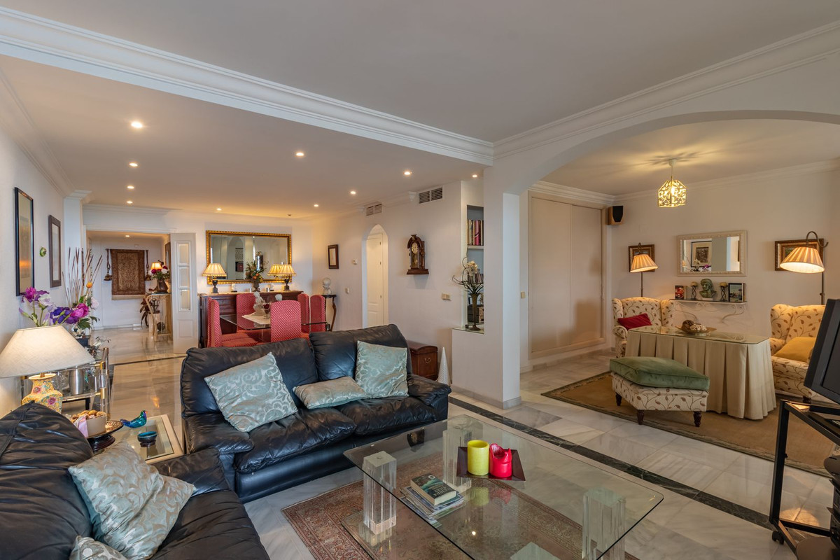 fca6746094eb1bfbc98f751cfc8e9def - 16