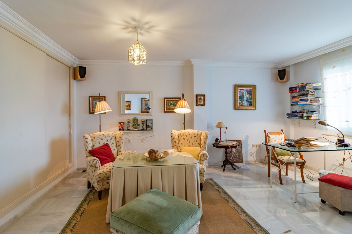 fca6746094eb1bfbc98f751cfc8e9def - 17