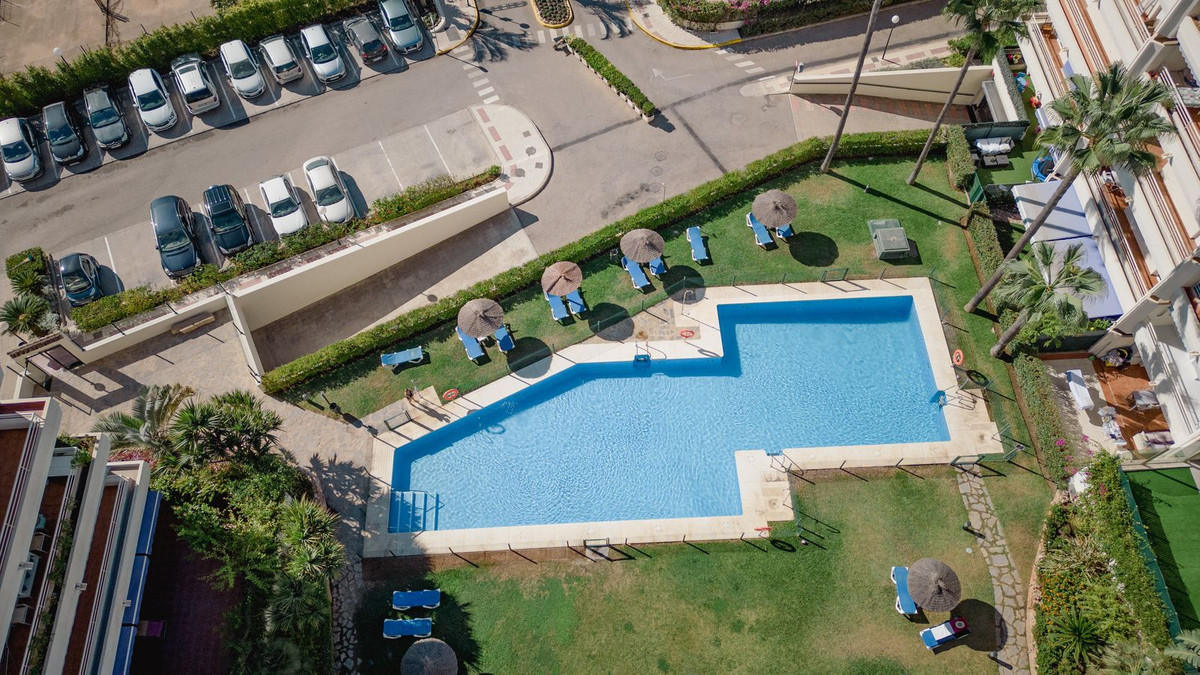 fca6746094eb1bfbc98f751cfc8e9def - 18