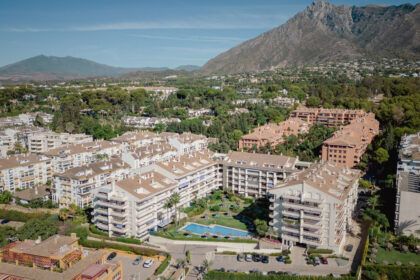 fca6746094eb1bfbc98f751cfc8e9def - 24