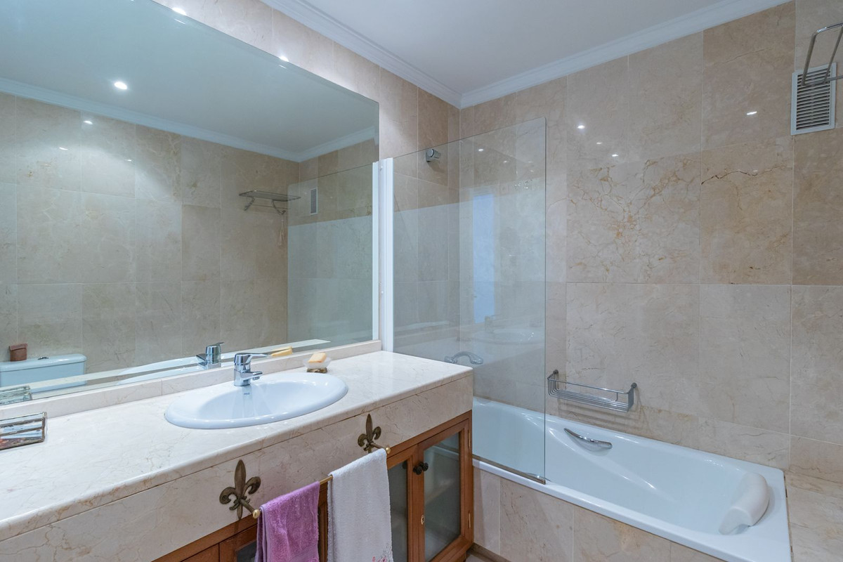 fca6746094eb1bfbc98f751cfc8e9def - 7