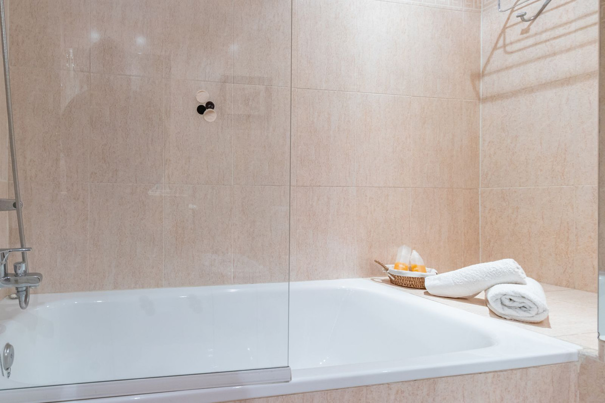 fca6746094eb1bfbc98f751cfc8e9def - 8