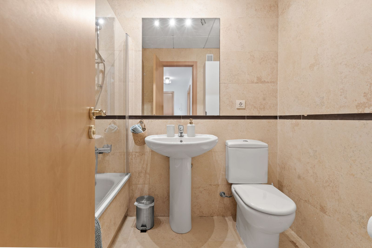 fdd9ea99154e18e735d2ba9b4bdb54dd - 15