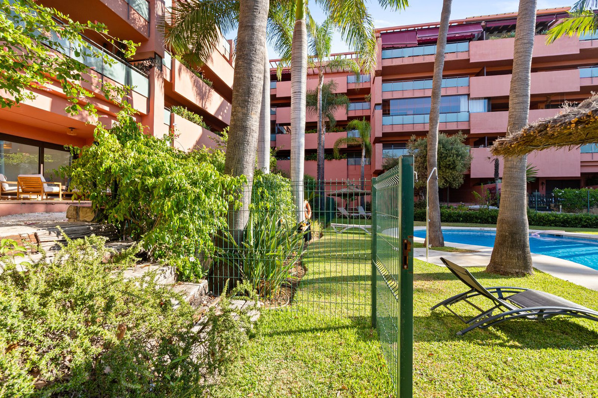 fdd9ea99154e18e735d2ba9b4bdb54dd - 19