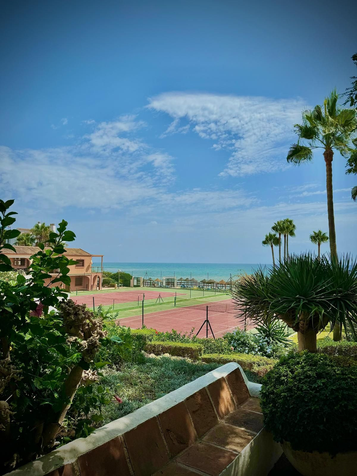 fe2e69ed9b1d7a2462b4c9cc13554d30 - 24