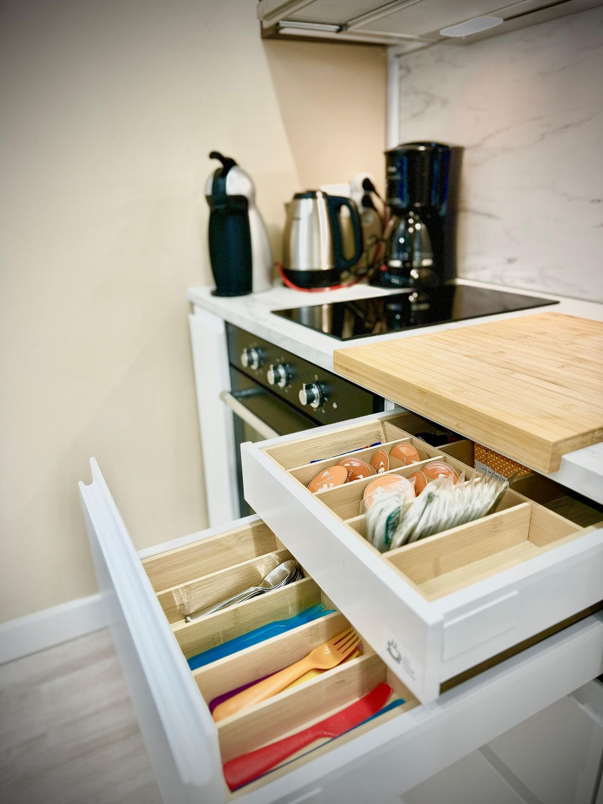 fe2e69ed9b1d7a2462b4c9cc13554d30 - 27