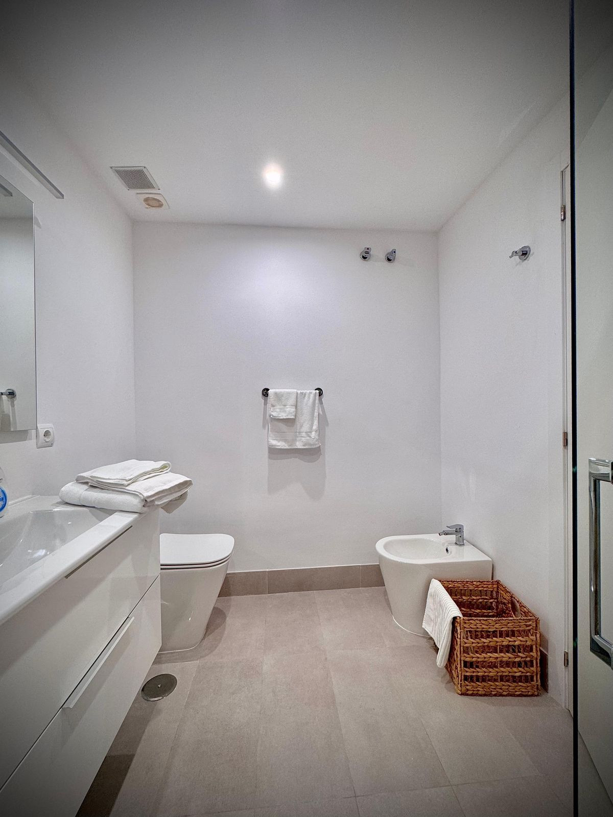 fe2e69ed9b1d7a2462b4c9cc13554d30 - 28