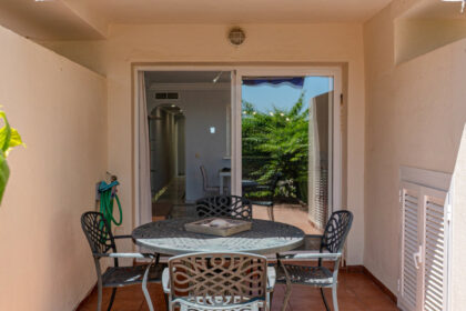 fe5cf6c7654bfcaaa402784c1fb0034a - 12