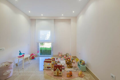 fea9dce9b2794d81e3b76fb77df34b5b - 11