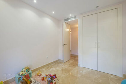 fea9dce9b2794d81e3b76fb77df34b5b - 12