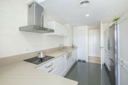 fea9dce9b2794d81e3b76fb77df34b5b - 20