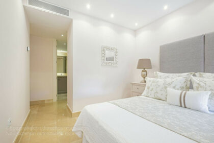 fea9dce9b2794d81e3b76fb77df34b5b - 24