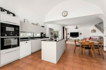 feaafdde6bbda4c9d5e157b4a4ff580a - 11