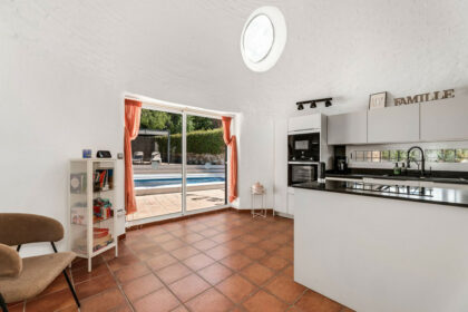 feaafdde6bbda4c9d5e157b4a4ff580a - 15