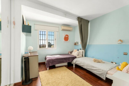 feaafdde6bbda4c9d5e157b4a4ff580a - 24