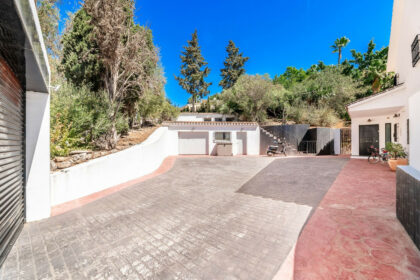 feaafdde6bbda4c9d5e157b4a4ff580a - 41