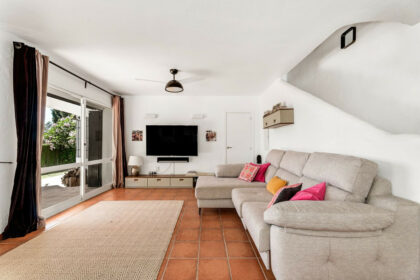 feaafdde6bbda4c9d5e157b4a4ff580a - 9