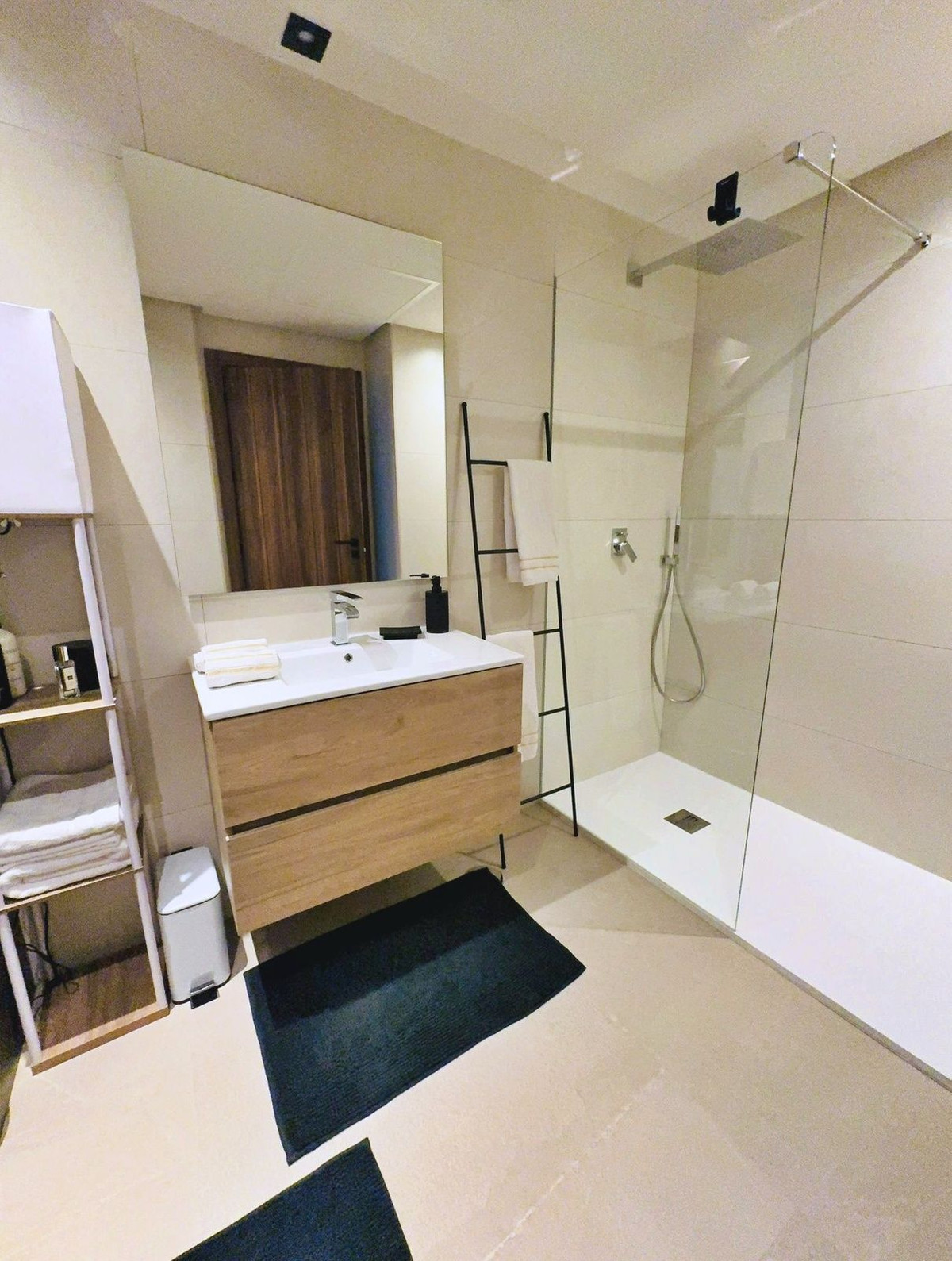 fec68154f50fcf496af8bbe43a5502d5 - 22