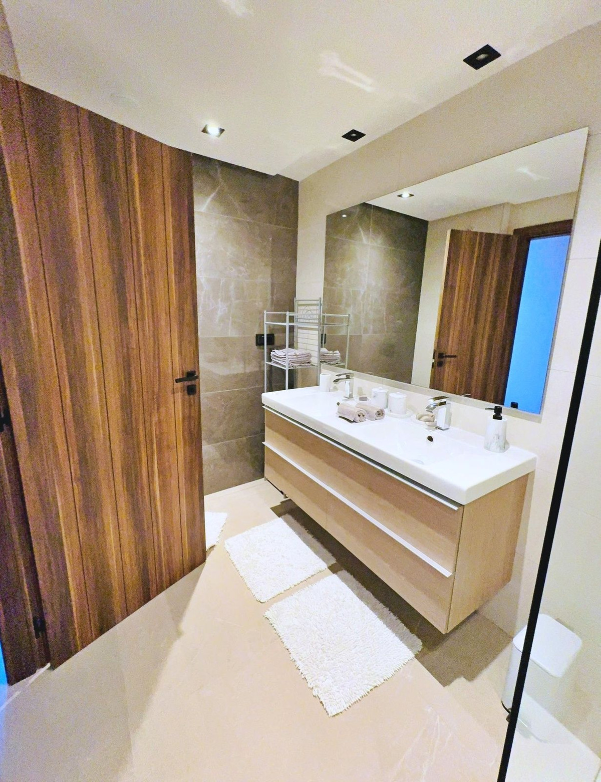 fec68154f50fcf496af8bbe43a5502d5 - 24