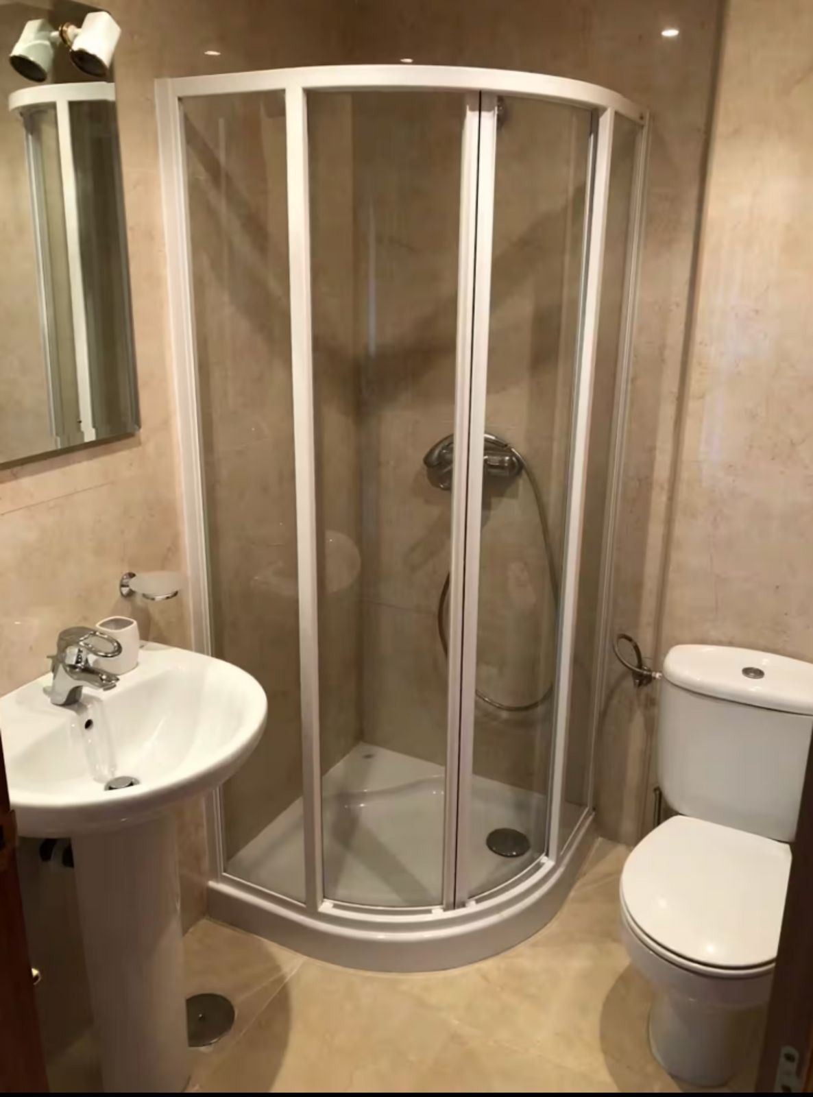 ff03a90382b3c0b4ac366d897058c3bc - 10