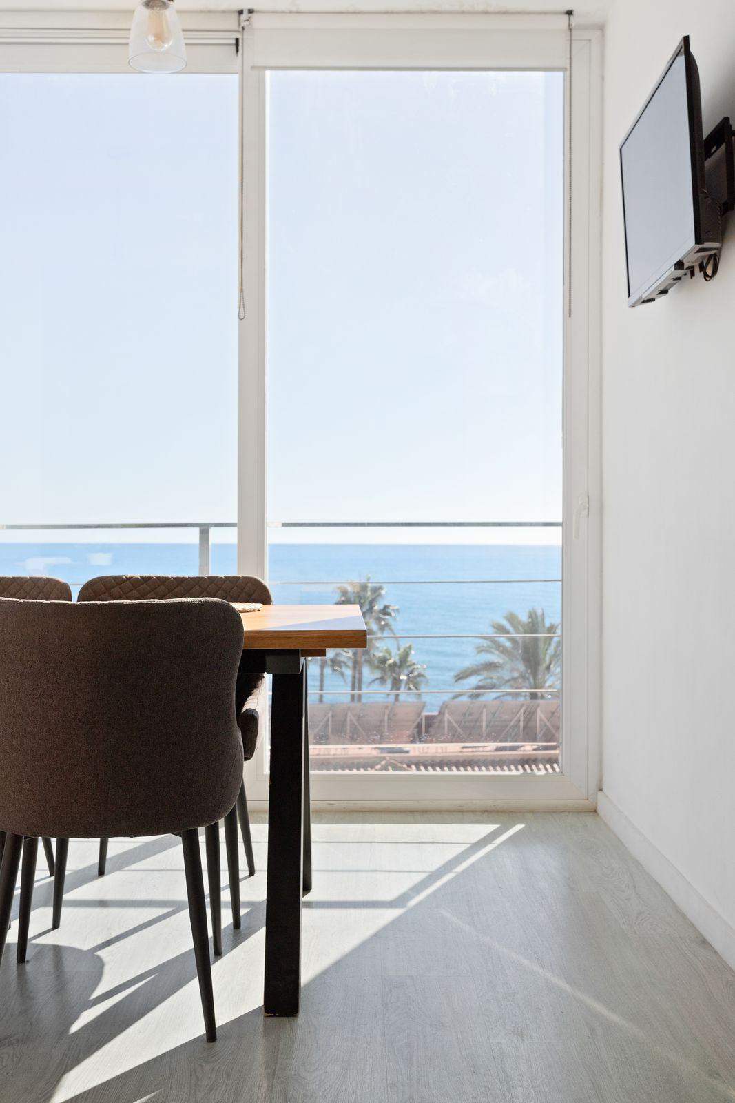 ffe7b19efe6dfffa419bf64bec2b402d - 11