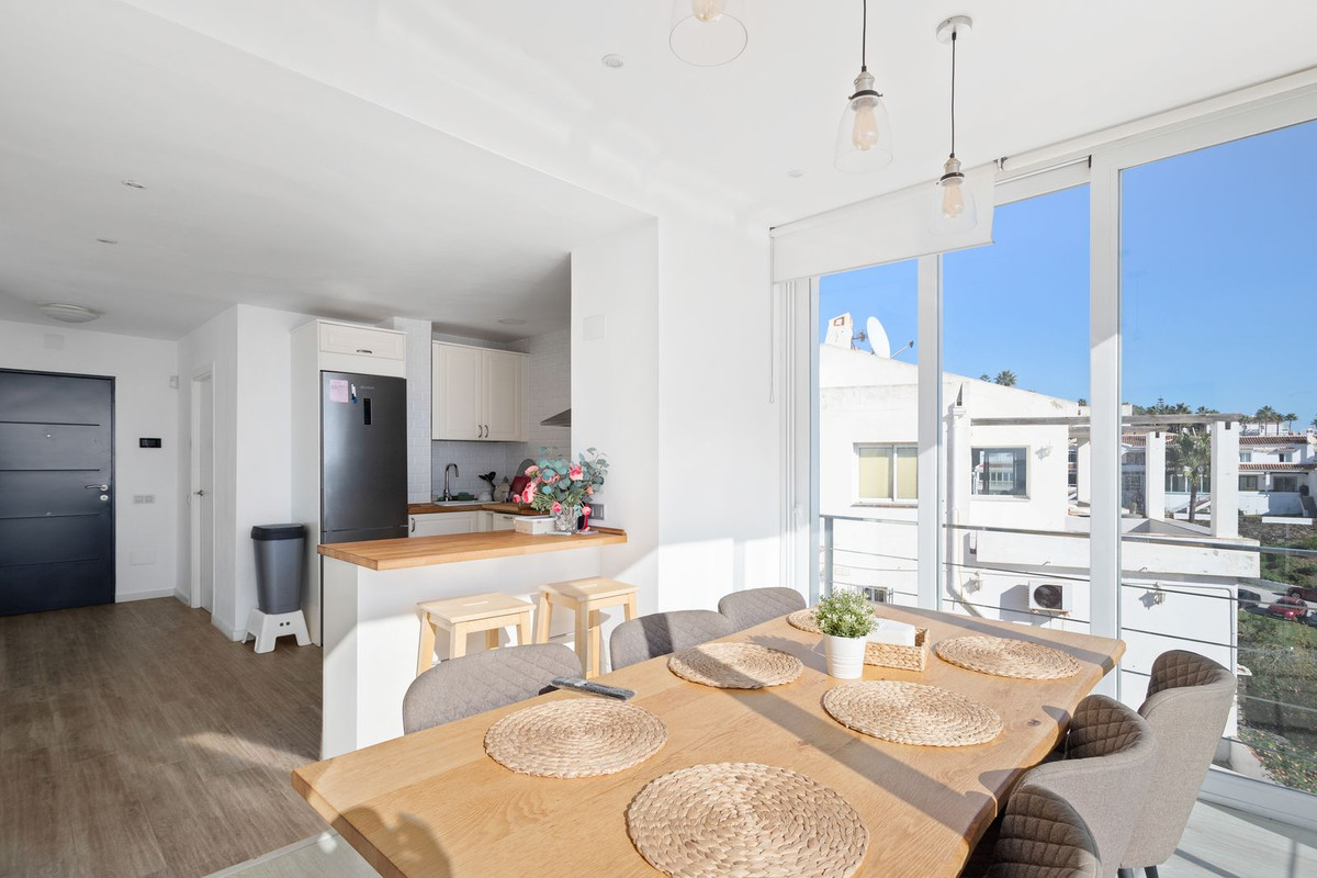 ffe7b19efe6dfffa419bf64bec2b402d - 13