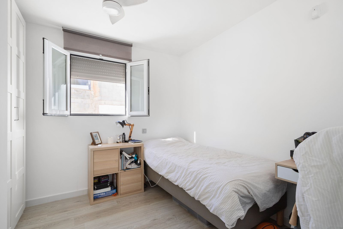 ffe7b19efe6dfffa419bf64bec2b402d - 16