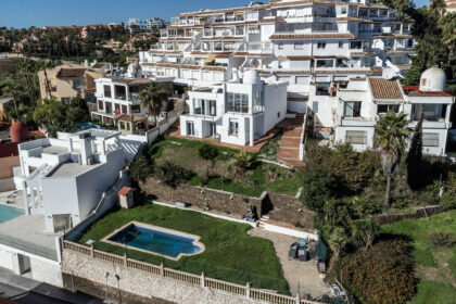 ffe7b19efe6dfffa419bf64bec2b402d - 17