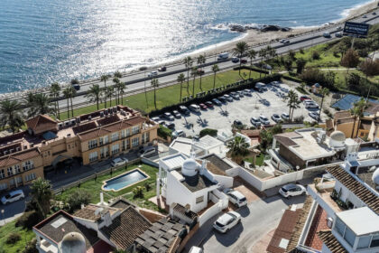 ffe7b19efe6dfffa419bf64bec2b402d - 18