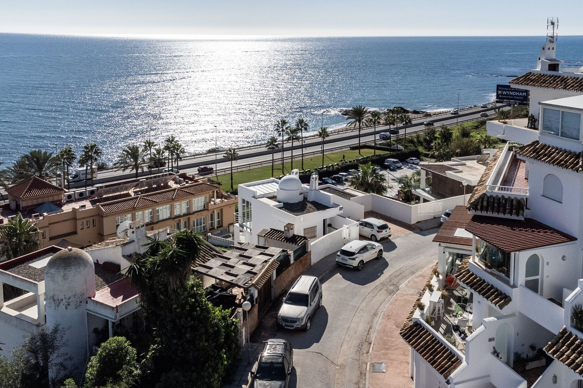 ffe7b19efe6dfffa419bf64bec2b402d - 19