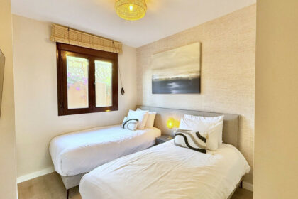 0018aad57330ec8a814c8595c9227a08 - 15