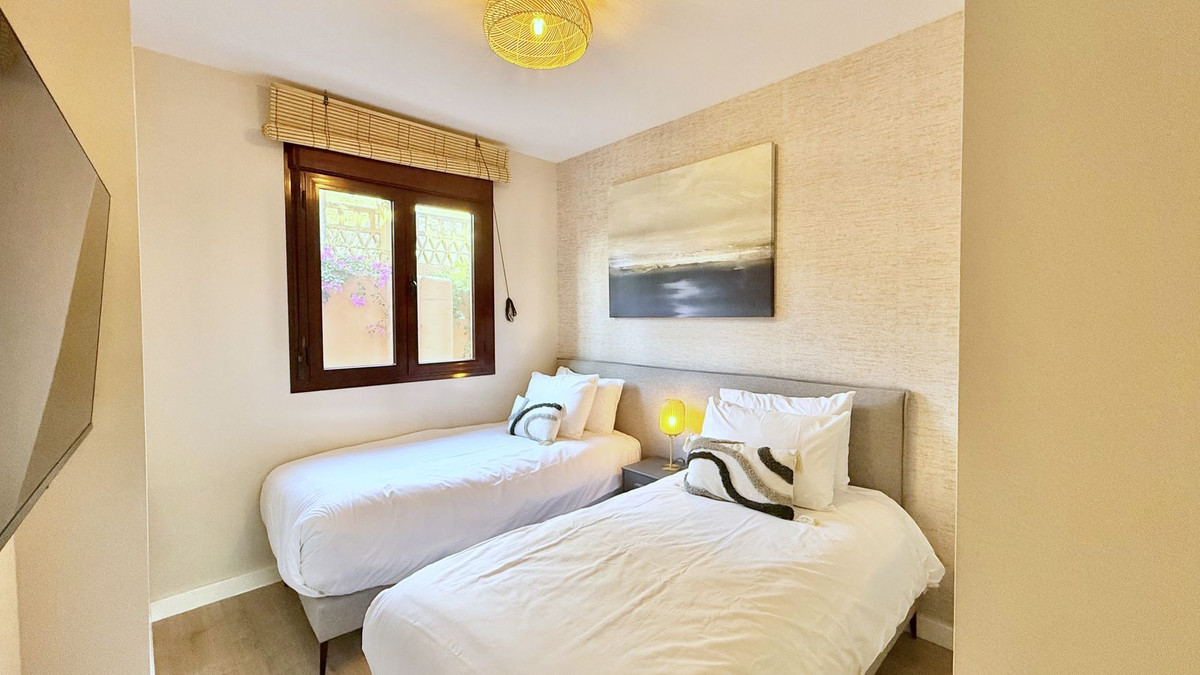 0018aad57330ec8a814c8595c9227a08 - 15